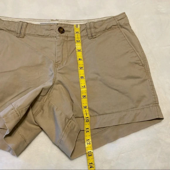 Old Navy Low Rise Khaki Shorts 6 - Picture 10 of 14